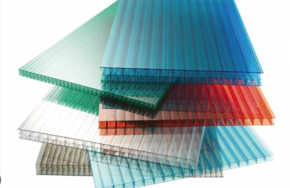 Сотовий чи монолітний полікарбонат: порівняння